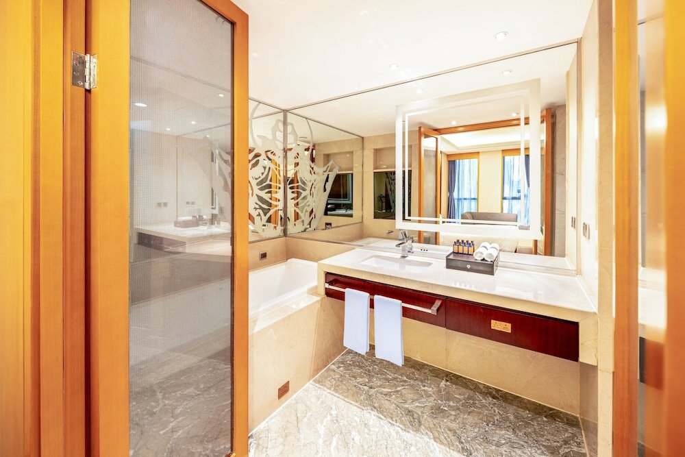 Фото Lia Chengdu Hotel