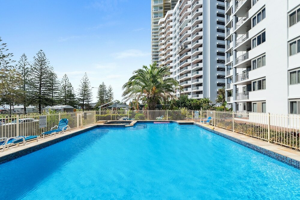 Фото Sandpiper Apartments