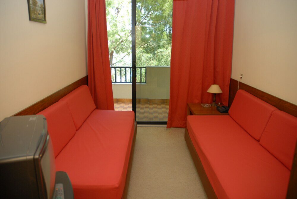 Фото Niki Hotel Apartments