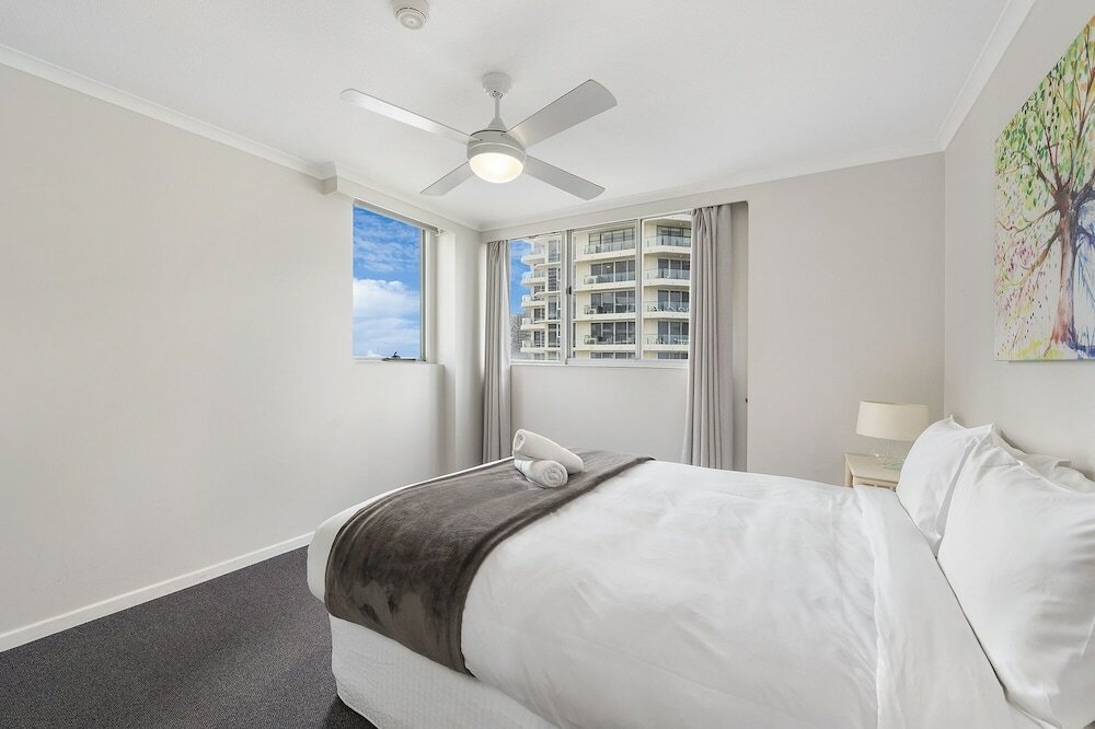 Фото Sandpiper Apartments