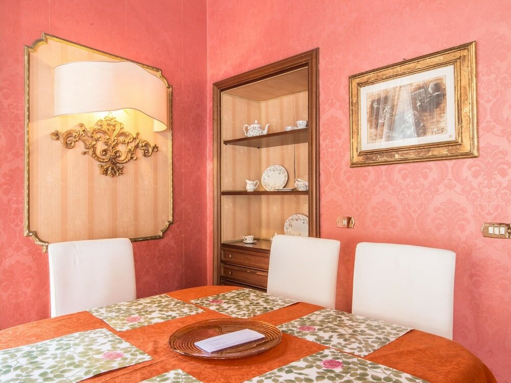 Фото Rsh Spanish Steps Luxury Apartment