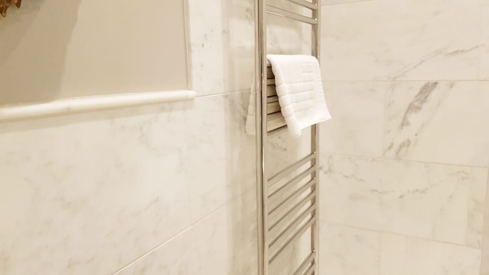 Фото Grand Edinburgh Castlehill Apartment