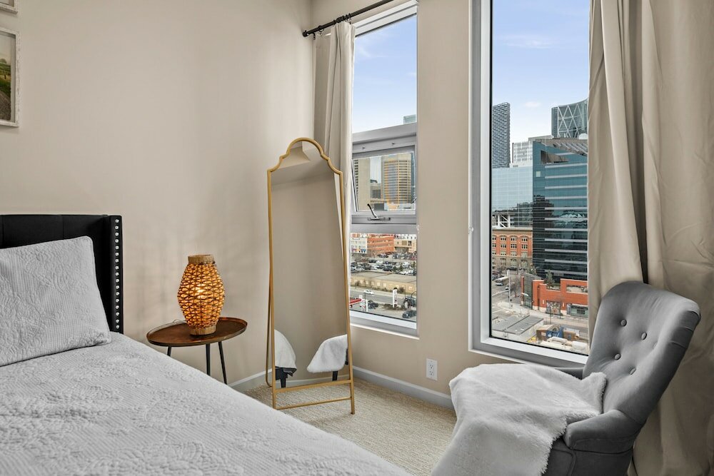 Фото Globalstay. Downtown Calgary Apartments. Free parking