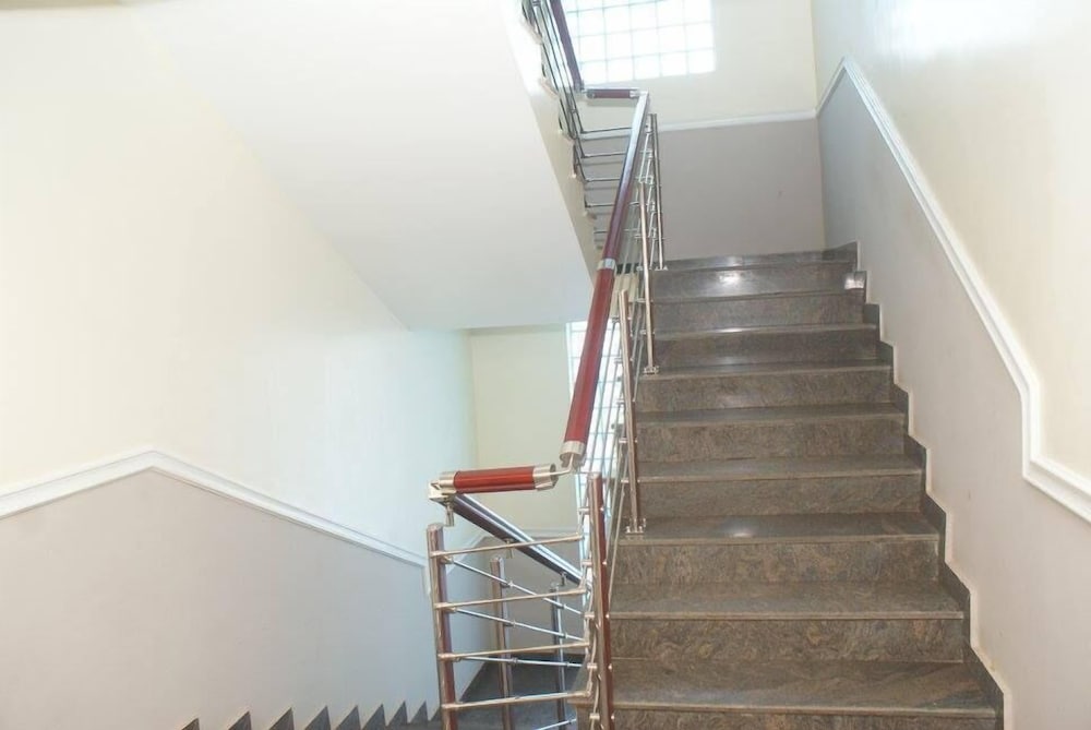 Фото Marvel Hotel Suites