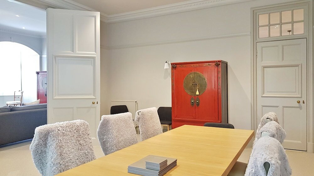 Фото Grand Edinburgh Castlehill Apartment