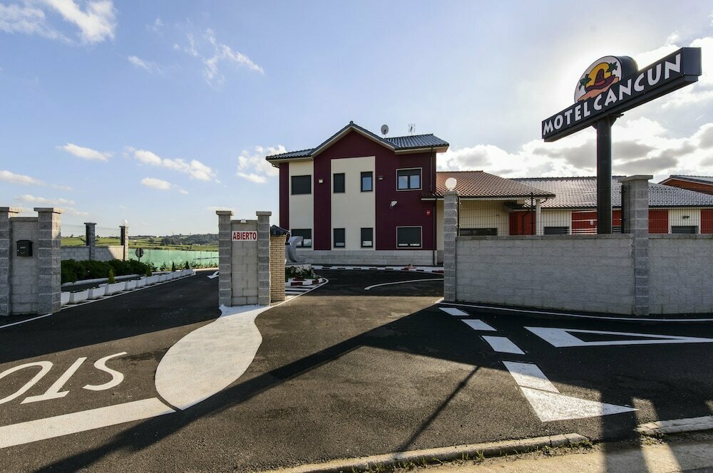 Hotel Motel Cancún Avilés, Principality of Asturias, photo