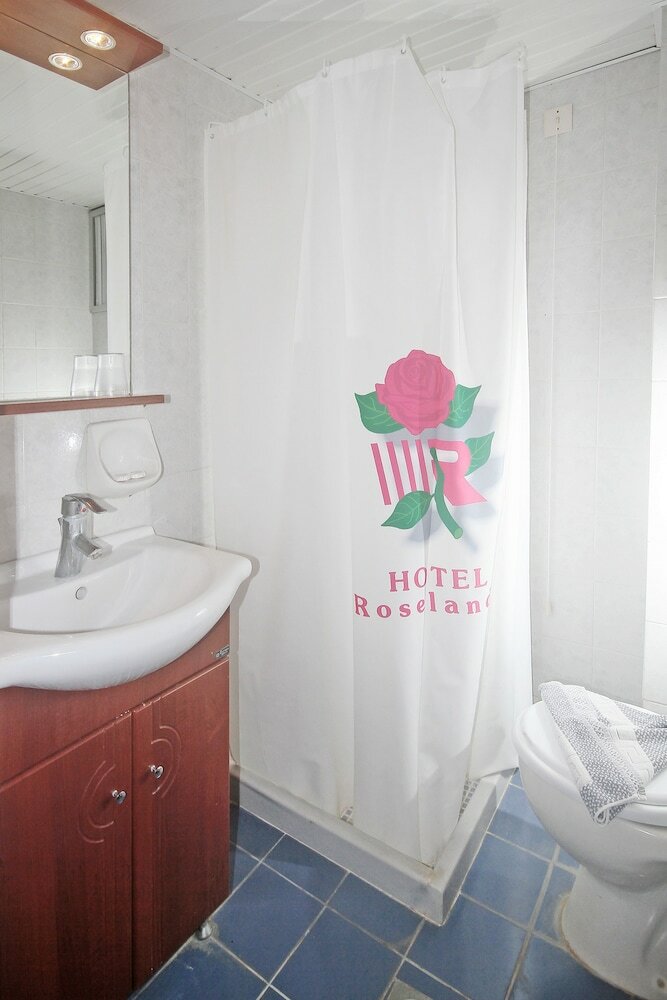 Фото Roselands Hotel Bungalows