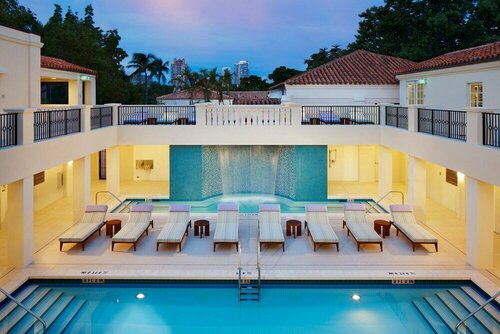 Гостиница Provident Luxury Suites Fisher Island