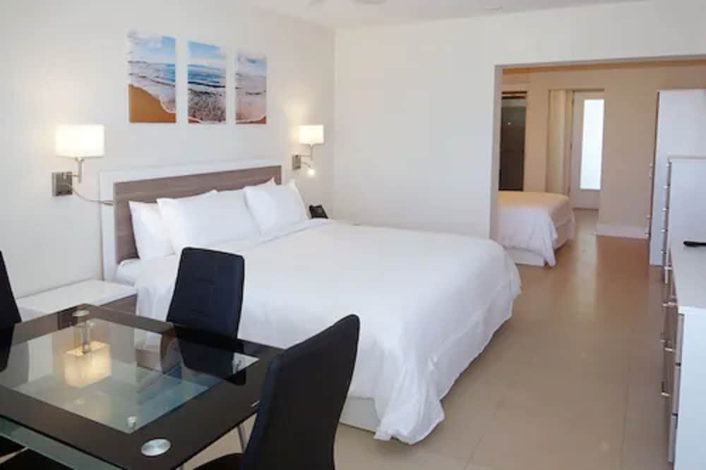 Фото The Diane Oceanfront Suites