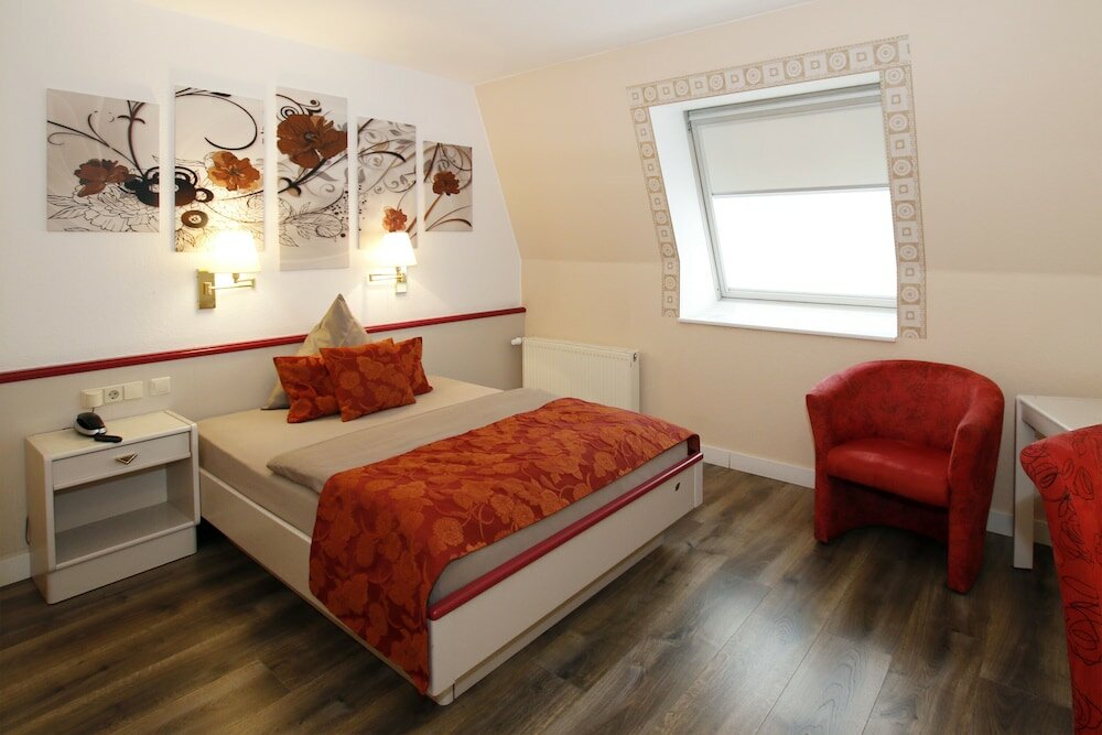 Фото Hotel Märkischer Hof