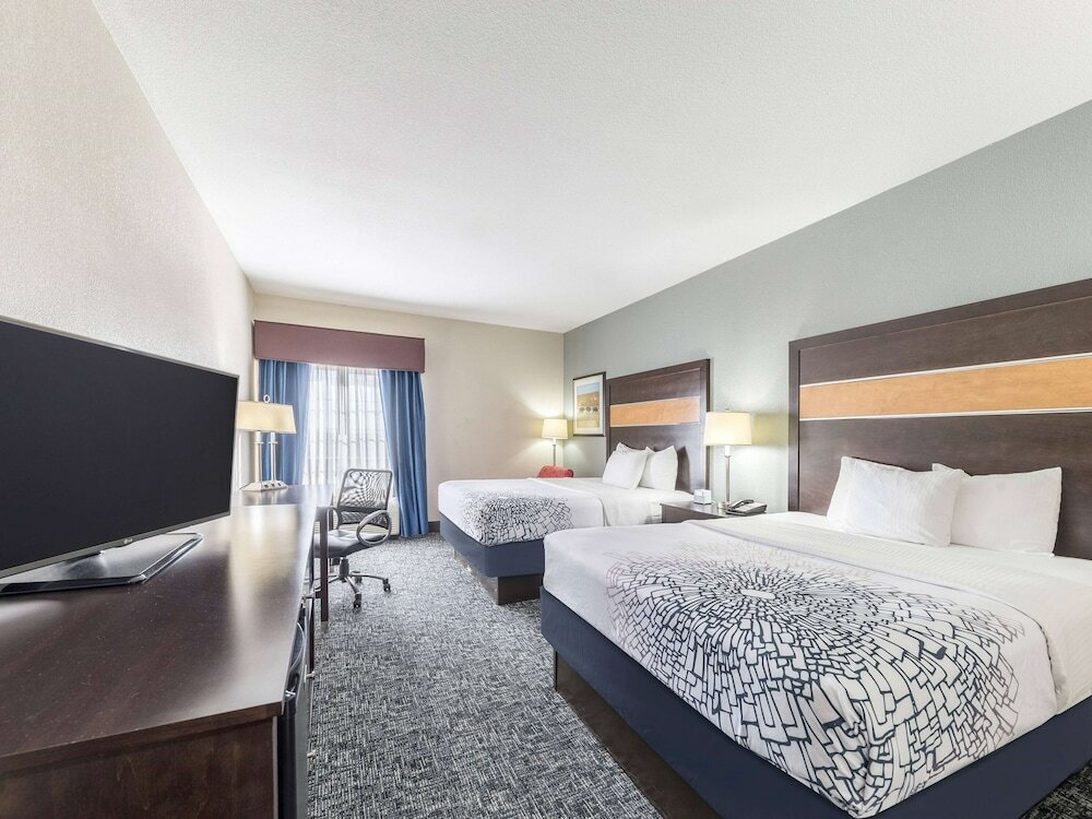 Фото La Quinta Inn & Suites by Wyndham Tulsa Catoosa Route 66
