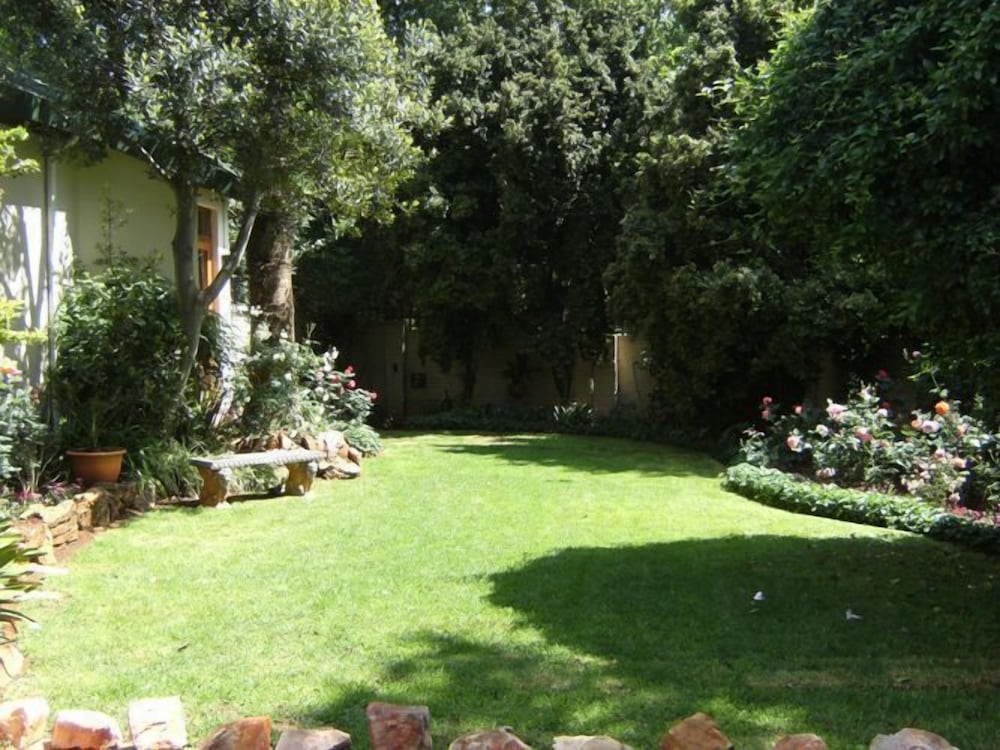 Фото Village Green Guest House