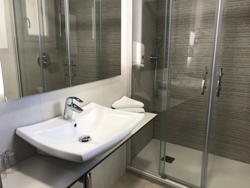 Фото Hostal Abadía Madrid