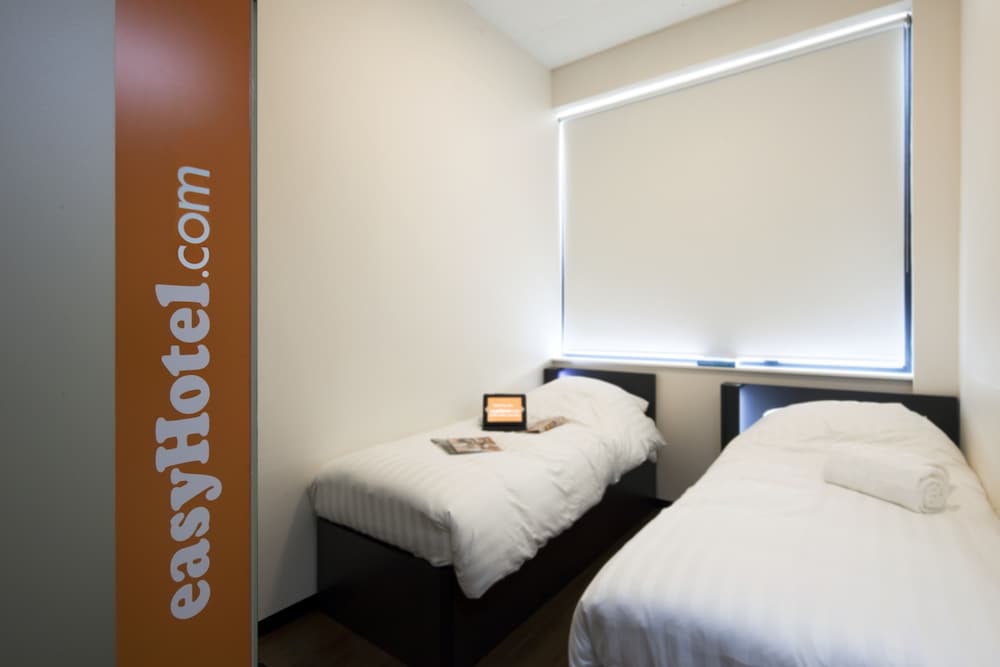 Фото EasyHotel Amsterdam City Centre South