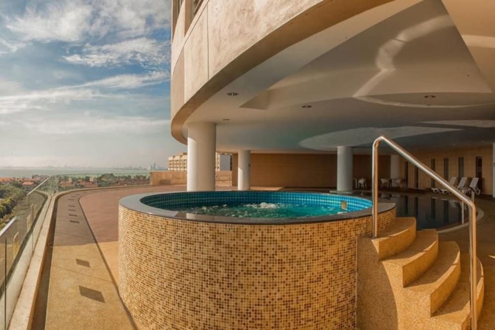 Фото 118 Residences by Living Comfort