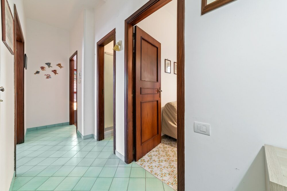 Фото Vietri sul Mare Roomy Flat with Parking