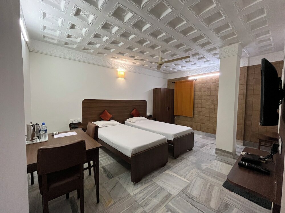 Фото Hotel Saluja