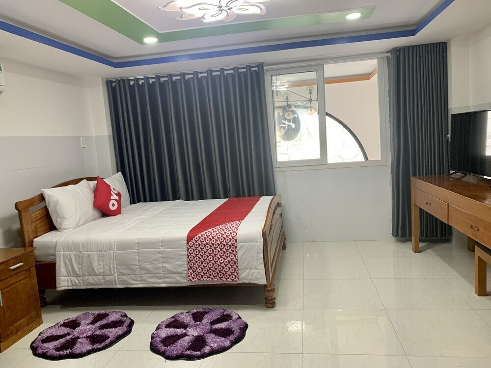 Фото Oyo 1028 Flower House Apartment