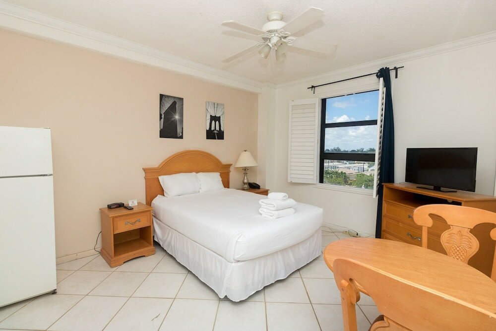 Фото 487 Partial Ocean View Hollywood