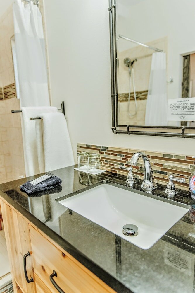 Фото Alpine Bed and Breakfast