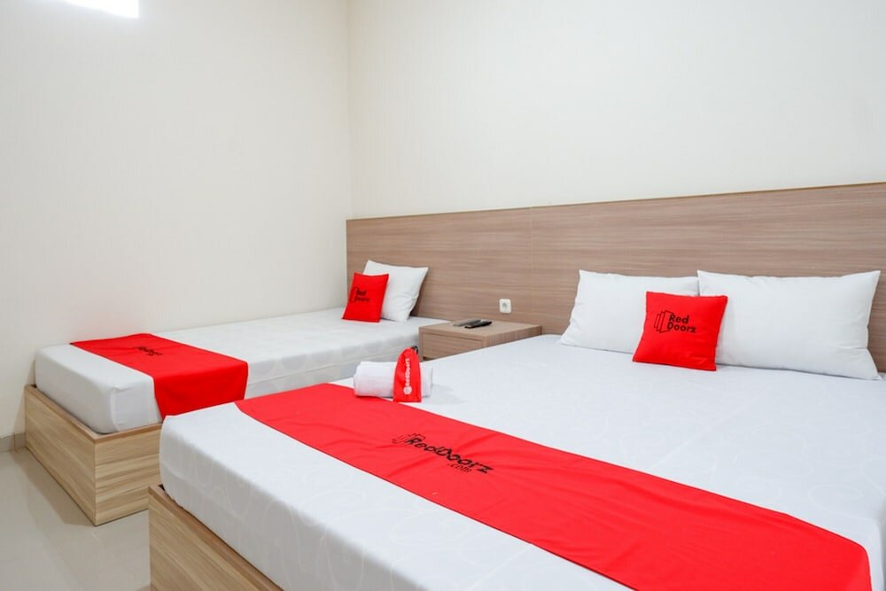 Фото RedDoorz near Pacific Mall Tegal 2