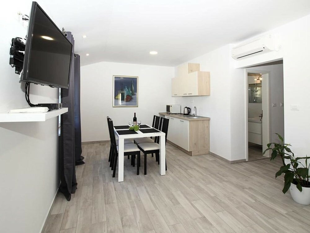 Фото Modern Apartment in Mocici With Terrace