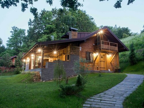 Гостиница Amazing Chalet with Private Garden, Hot Tub, Sauna, Great Location by the River в Карловацкой жупании