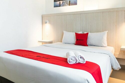 Гостиница RedDoorz near Sultan Mahmud Badaruddin Airport Palembang в Палембанге
