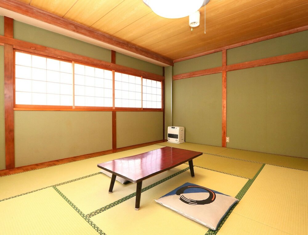 Фото Sports Inn Aoyama Dori