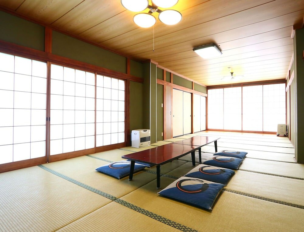 Фото Sports Inn Aoyama Dori