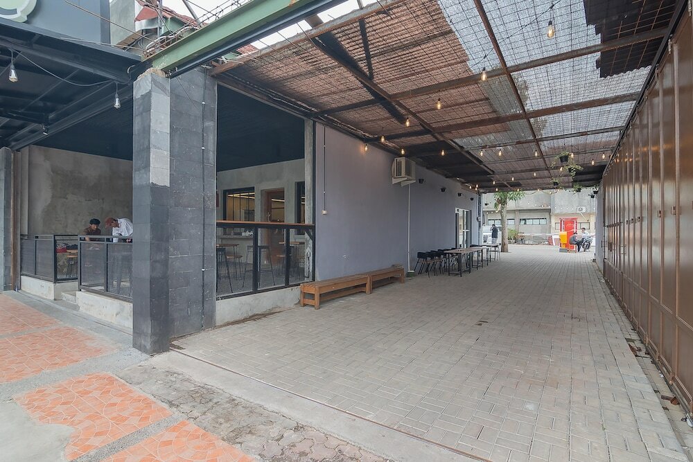 Фото RedDoorz near Alun-Alun Garut