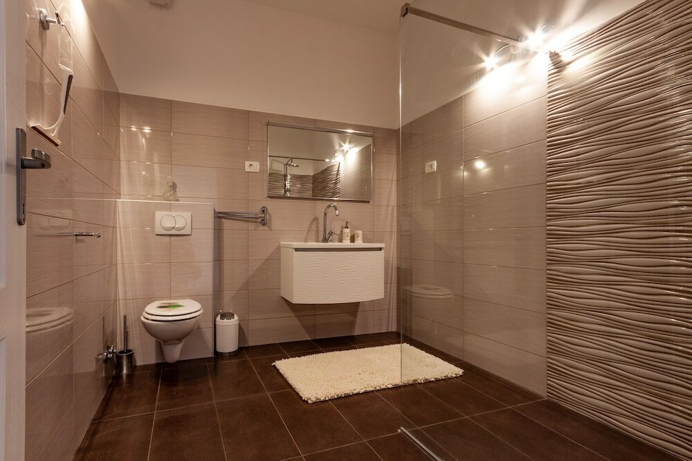 Фото Five bedroom villa Emily with pool