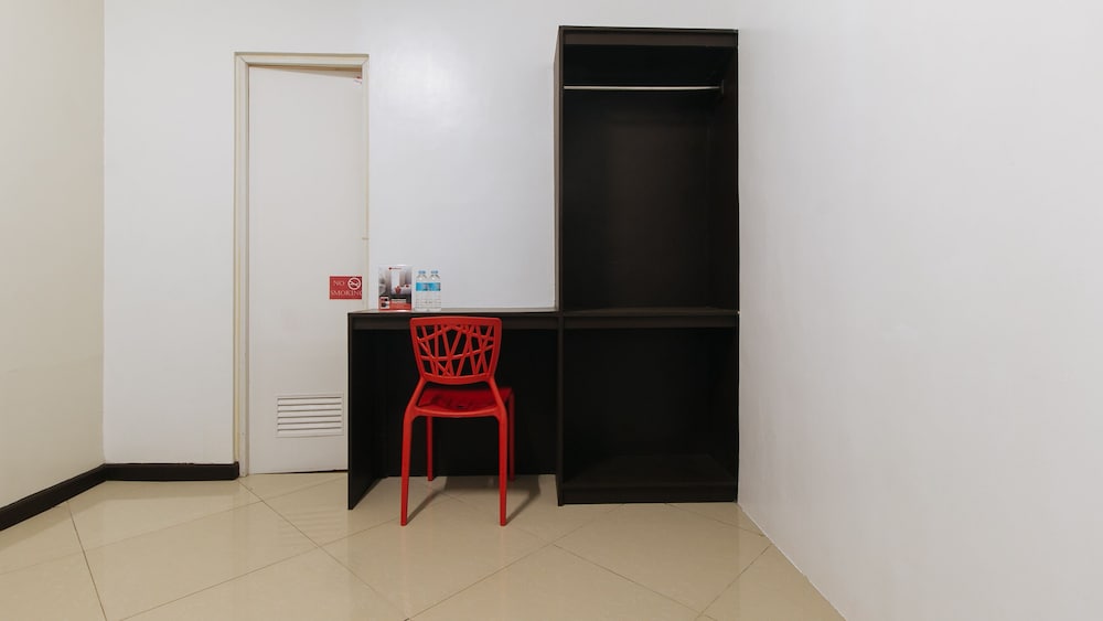 Фото RedDoorz @ Golite Washington - Hostel