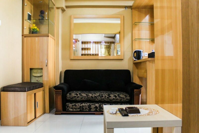Гостиница Comfortable and Fully Furnished 1br Green Pramuka Apartment в Джакарте