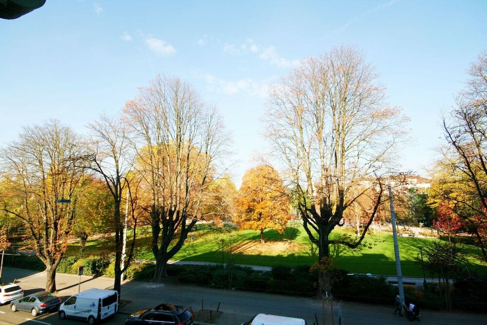 Фото Hitrental Stauffacher Apartments