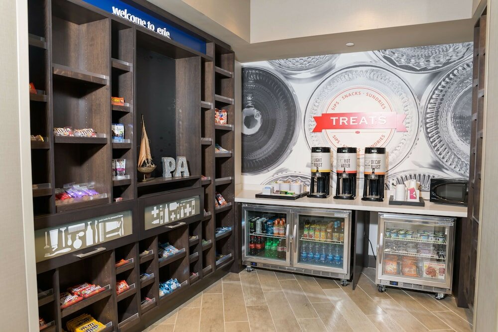 Фото Hampton Inn & Suites Erie Bayfront