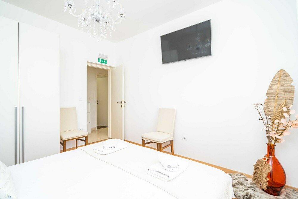 Фото Holiday Home King