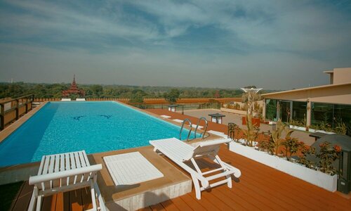 Гостиница Sunset Palace View Suites в Мандалае