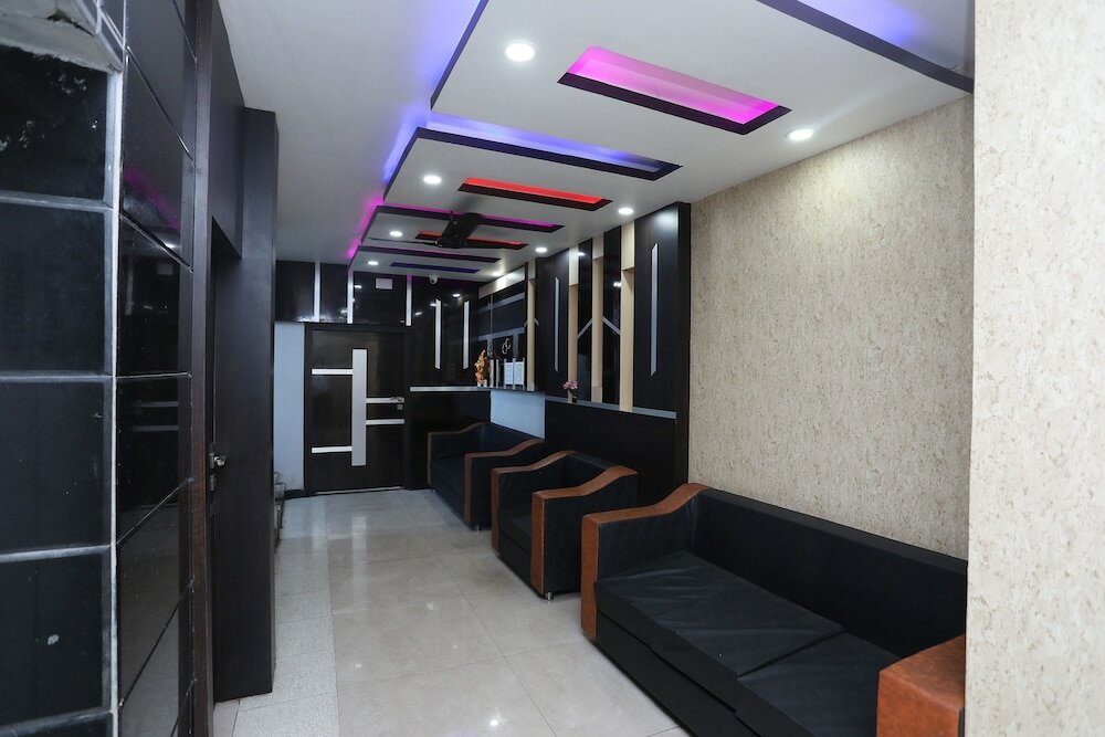 Фото Oyo 25006 Hotel tr Palace