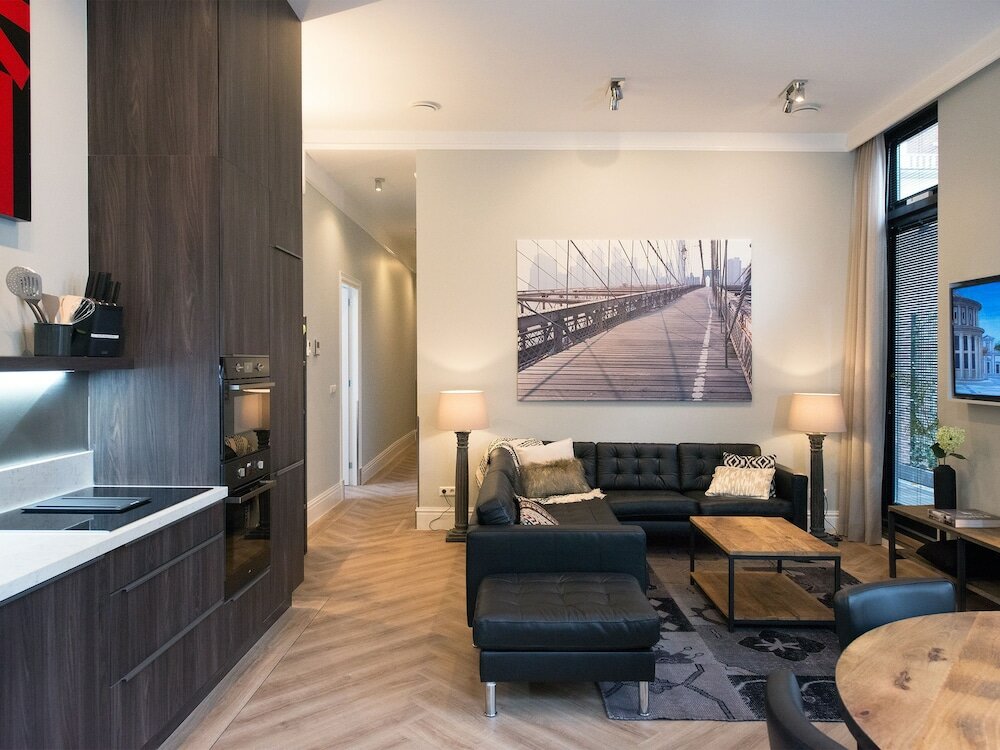 Фото BizStay Park Central Executive