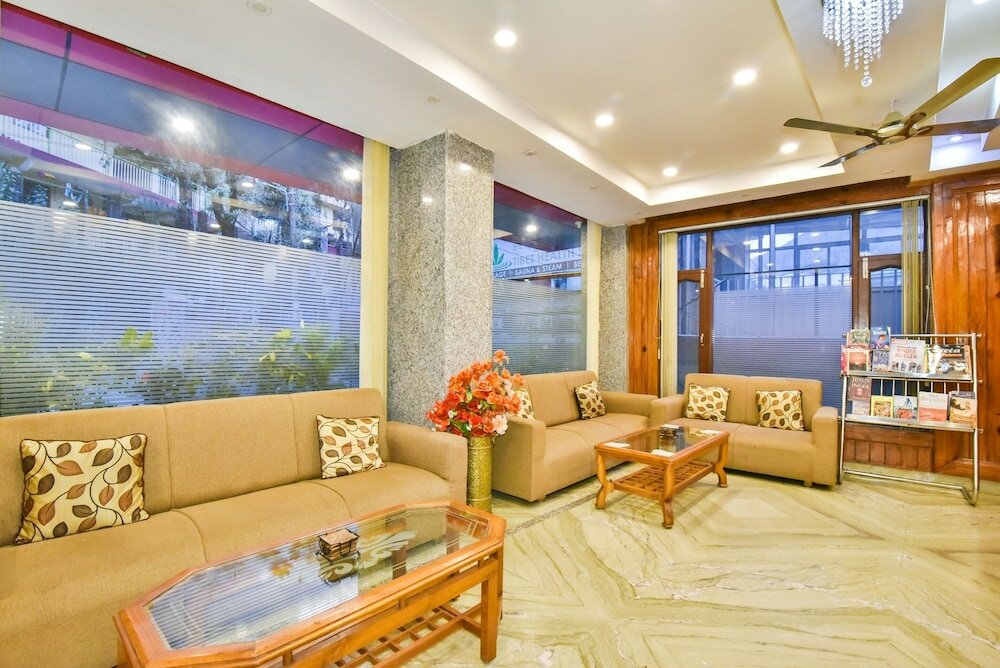 Фото The Posh hotel