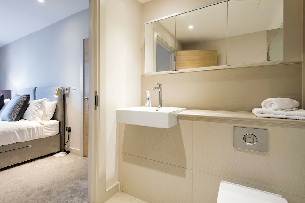 Фото Deluxe Victoria Home close to Buckingham Palace