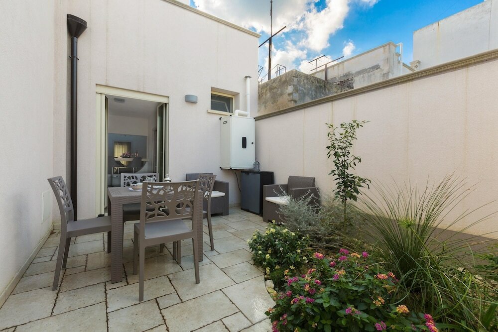 Фото San Pancrazio Suite Apartments