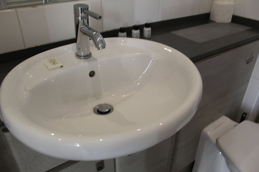 Фото Week2Week Stunning 2 Bed City Centre Apartment