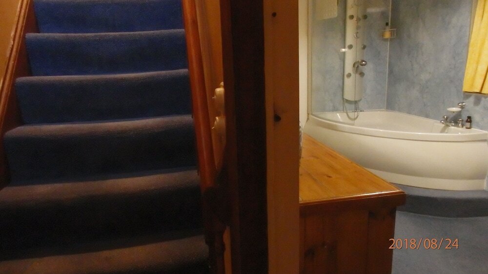 Фото Old Keepers Cottage B&b