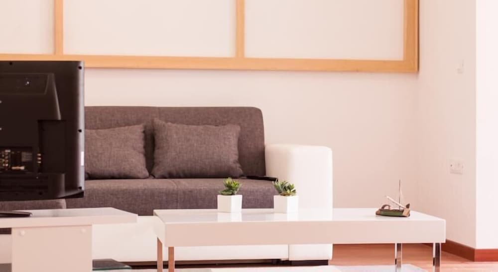 Фото Mezzanine Apartments