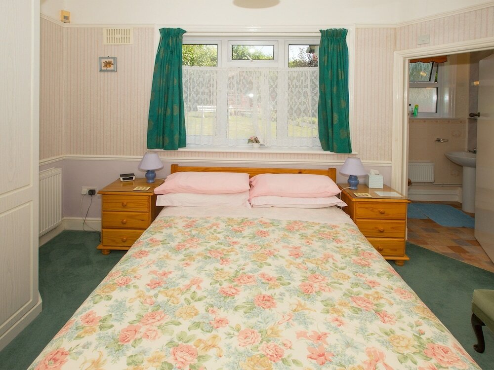 Фото Eypeleaze B & B