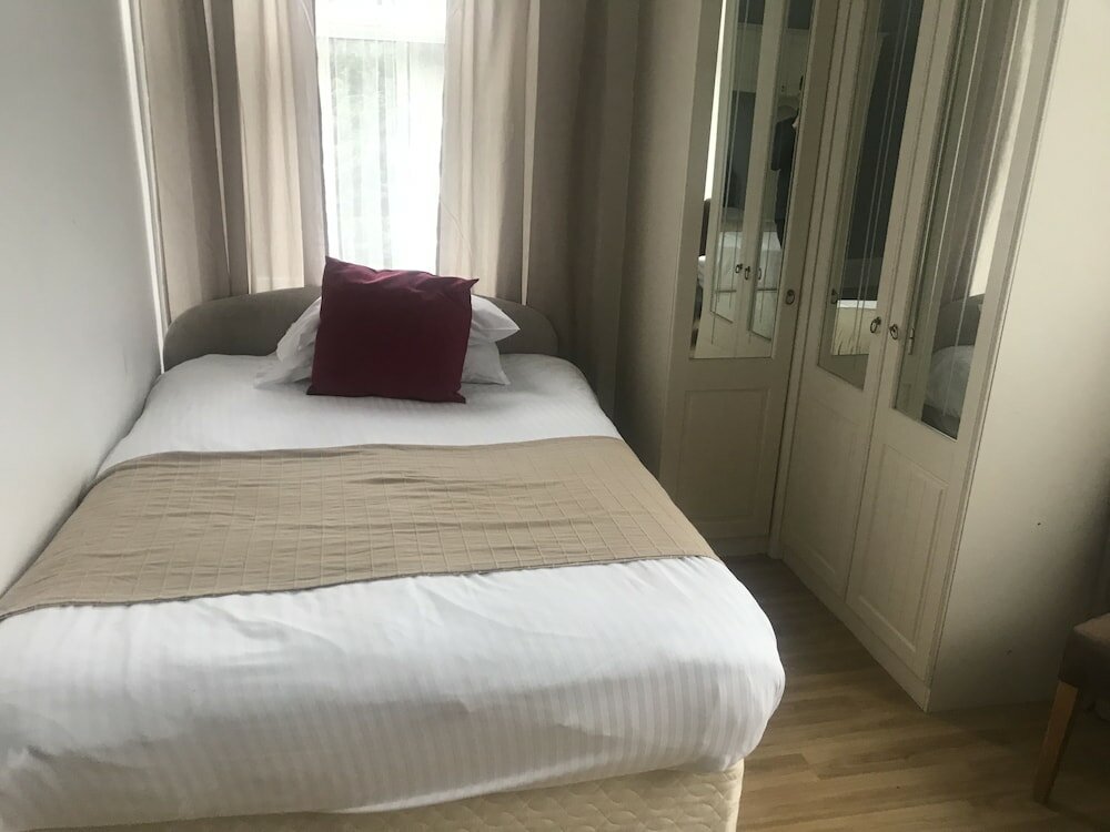 Фото Clifton House Hotel