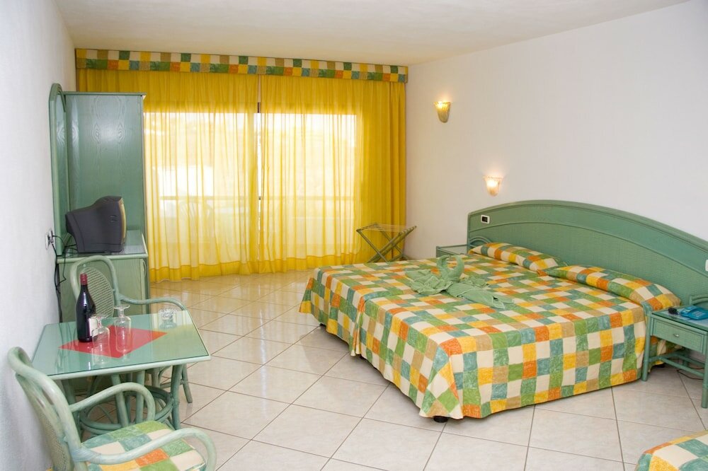 Фото Aparthotel Esquinzo Y Monte Del Mar