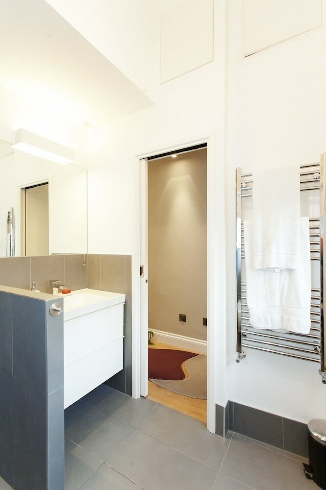 Фото Chelsea Italian Design Home with Terrace